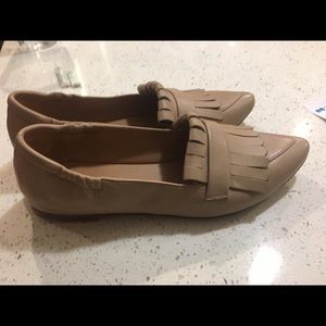 Mara Bini Sand Kiltie Flat
